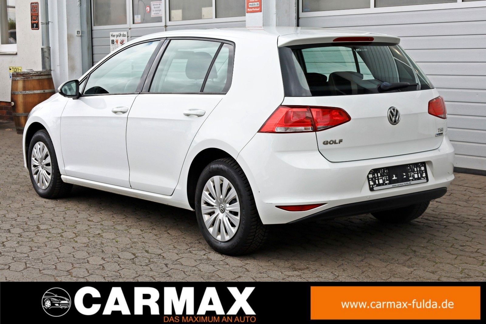 Fahrzeugabbildung Volkswagen Golf VII Lim. Trendline Panorama,8 fach bereift!