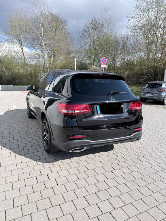 Image of Mercedes-Benz GLC 250
