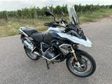 BMW R 1250 GS alle Pakete - Scheckheft gepflegt 