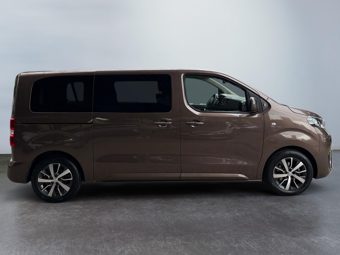 Toyota Proace Verso 2.0 D-4D L1 Team D *Navi*CAM*SHZ*LM