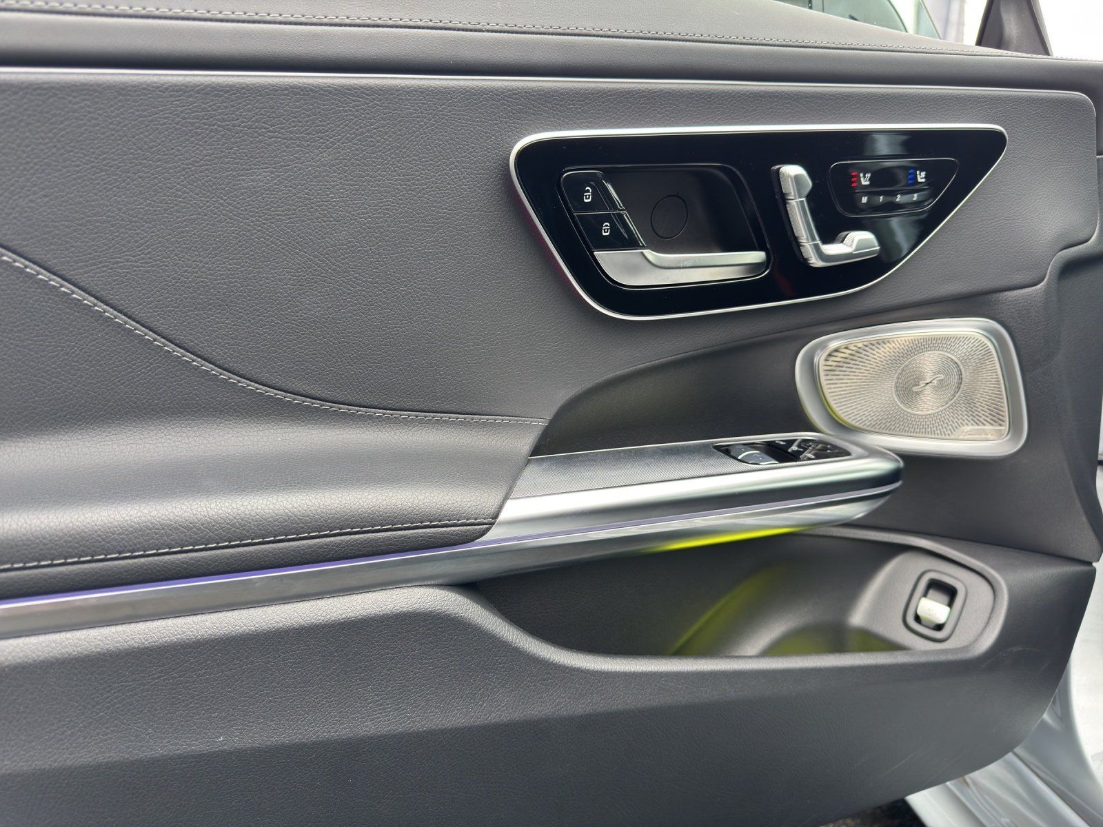 Fahrzeugabbildung Mercedes-Benz CLE220d AMG Premi+ DBC Masage HUD Standhz Carbon