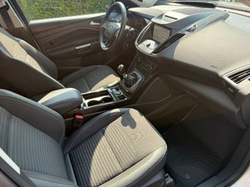 Ford Kuga - 12