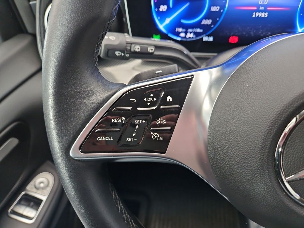 Fahrzeugabbildung Mercedes-Benz EQV 300 lang Nav Distronic Sitzhzg LED RFK Vorkl