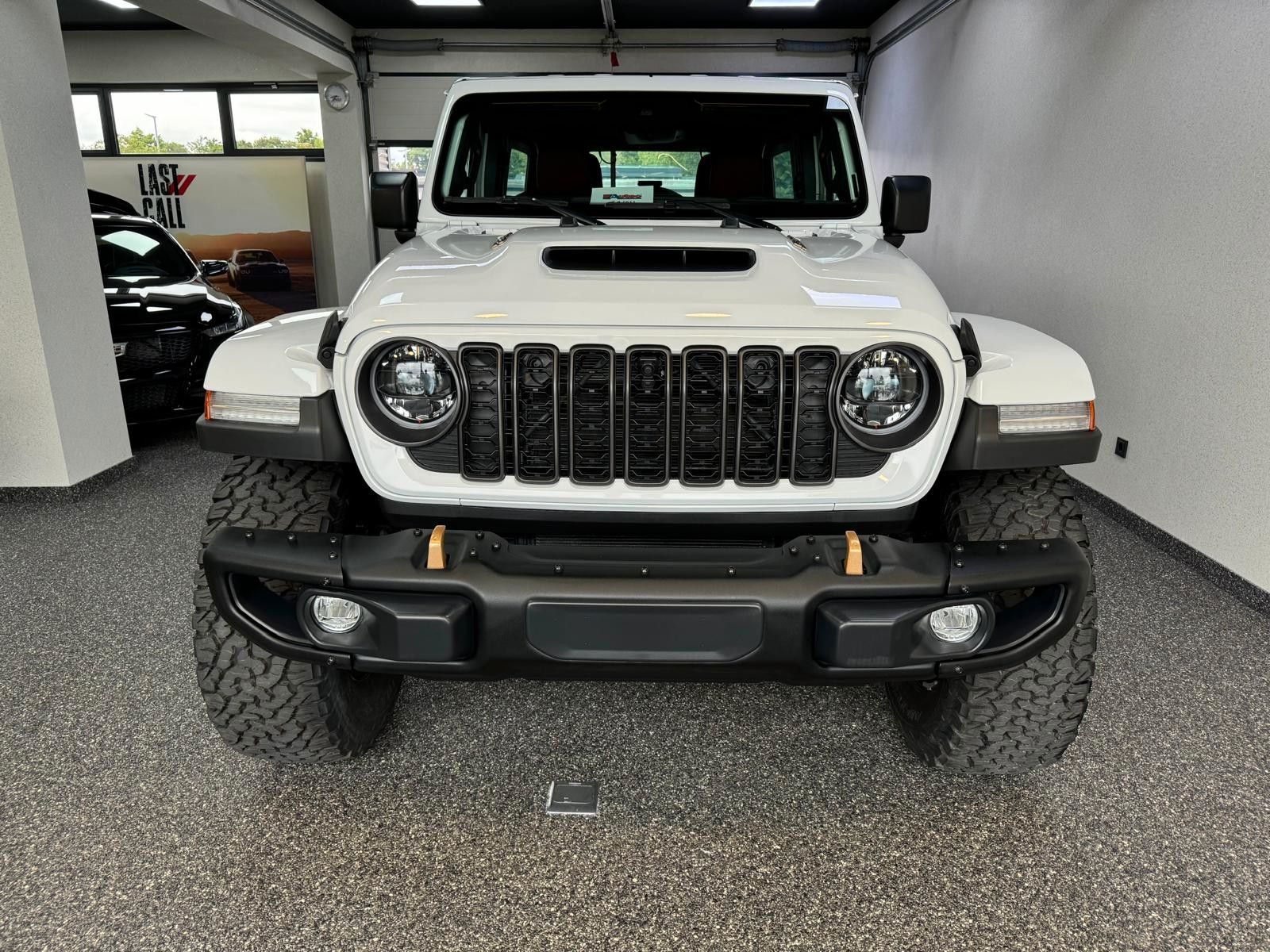 Fahrzeugabbildung Jeep RUBICON 392-6.4L HEMI V8-RECON 35"-STEEL BUMPER