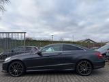 Mercedes-Benz E 250 Coupe Automatik/AMG-Paket/Teilleder/Xenon - Mercedes-Benz E 250 mit Benzin-Antrieb: Coupe
