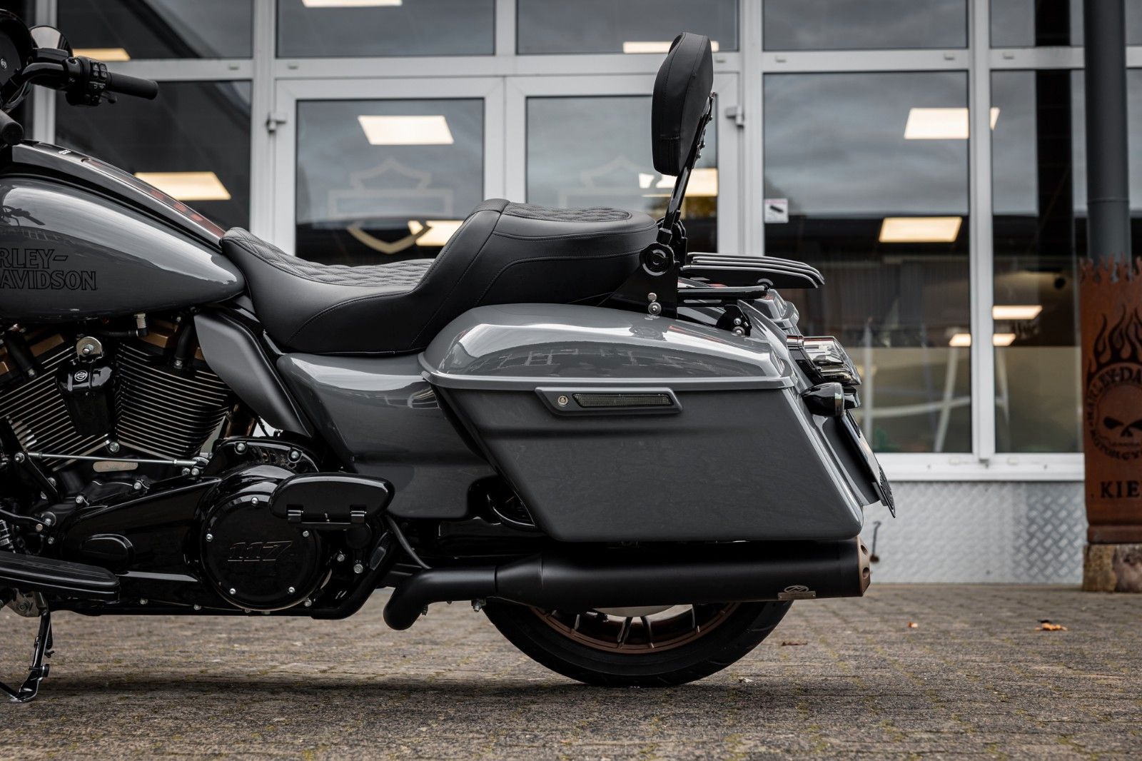 Fahrzeugabbildung Harley-Davidson FLHXST STREET GLIDE ST 117 - Jekill & Hyde -