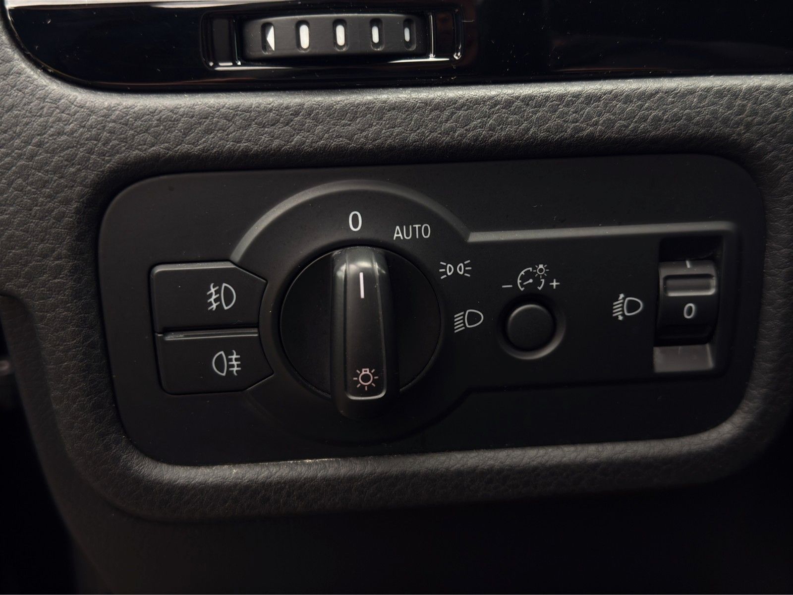 Fahrzeugabbildung Volkswagen Touareg 3.0 V6 TDI *Pano*Kamera*4-Zonen*ST-Heiz*
