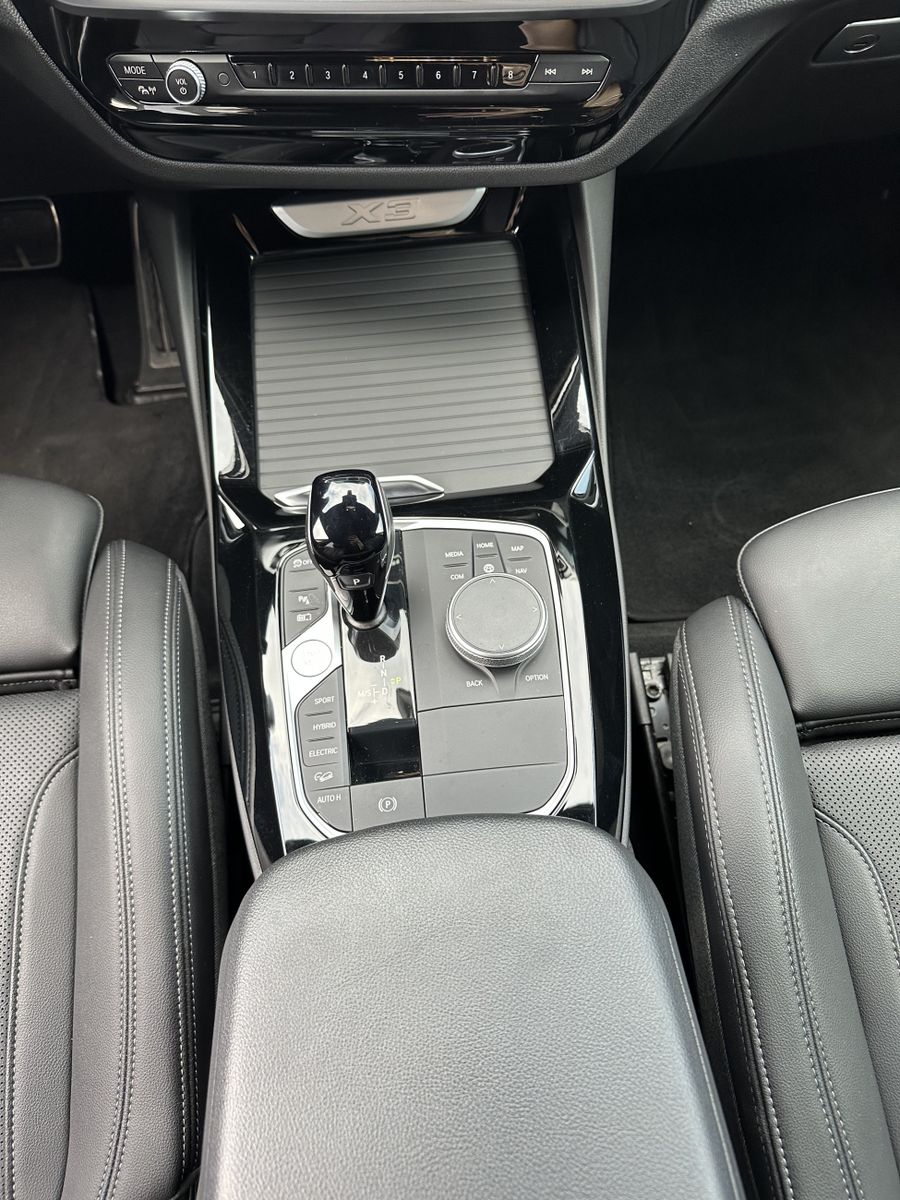 Fahrzeugabbildung BMW X3 xDrive30e M-Sport NAV+LED+AHK+KAMERA+19ZO+1HD