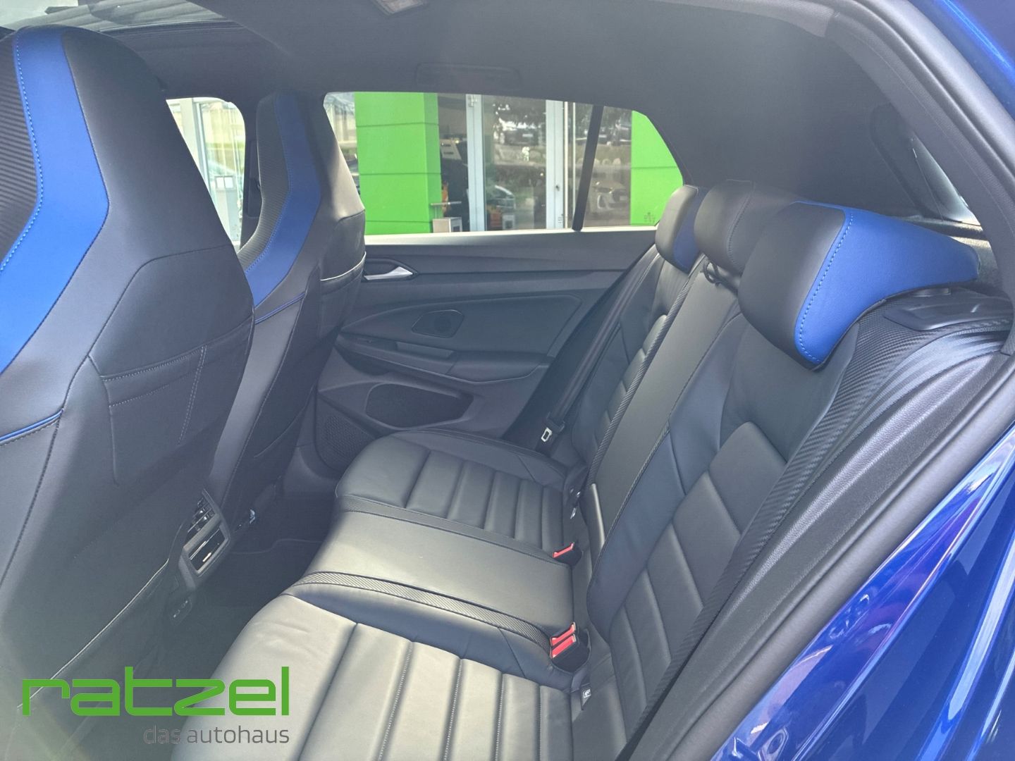 Fahrzeugabbildung Volkswagen Golf R VIII 4Motion 2.0 TSI DSG Navi HUD Har/Kar