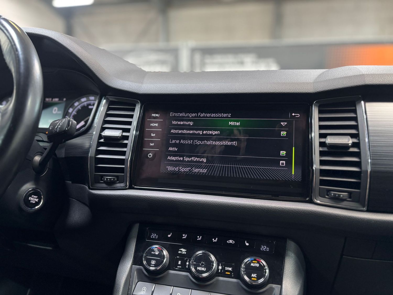 Fahrzeugabbildung SKODA Kodiaq 4x4#LED#ACC#Spur#Standh.#Ambiente#Leder#K