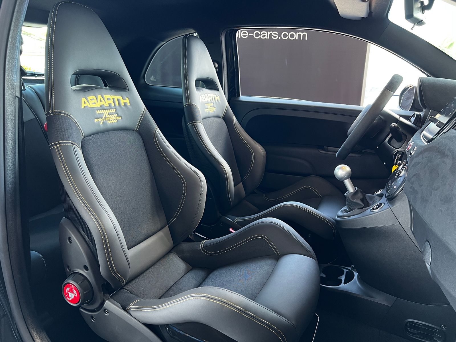 Fahrzeugabbildung Abarth 695 75 Anniversario BEATS Full Link KLIMA NAVI