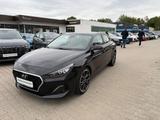 Hyundai i30 Fastback 1.4 Benzin Premium - Hyundai i30 in Krefeld