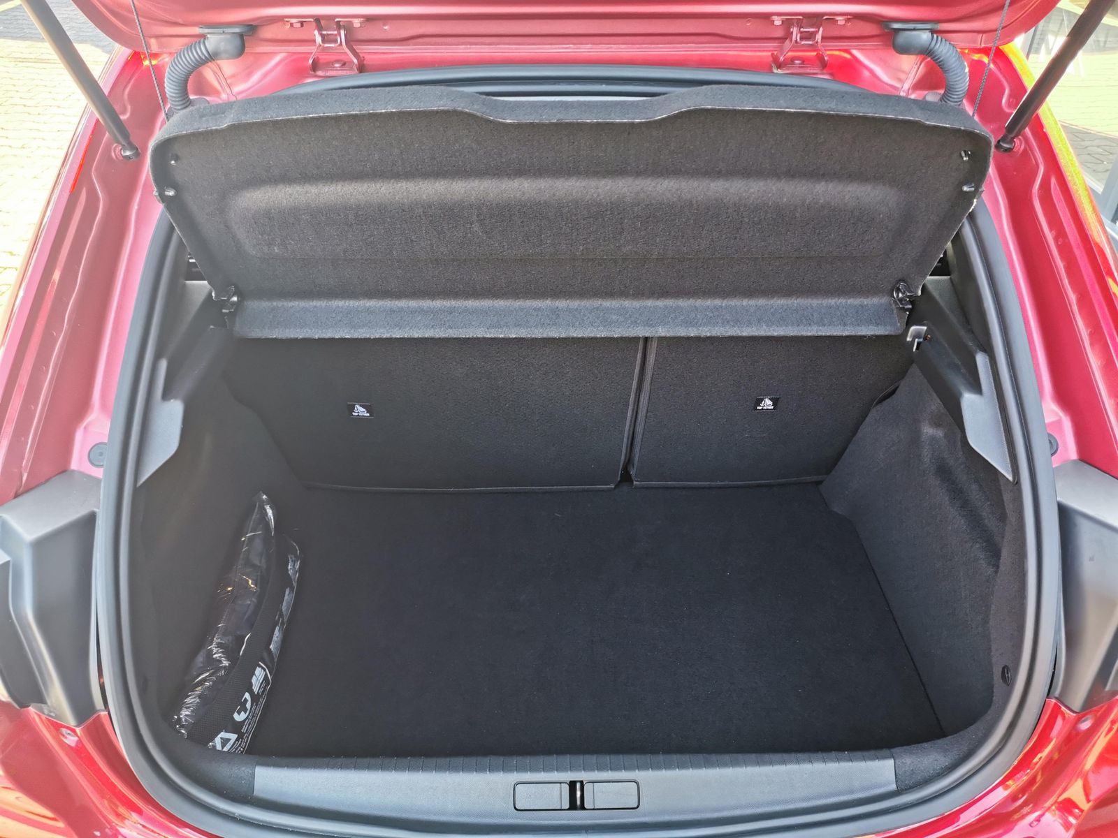 Fahrzeugabbildung Peugeot 208 Allure Pack*Sitzhzg*PDC hi+Cam*LED*Navi*