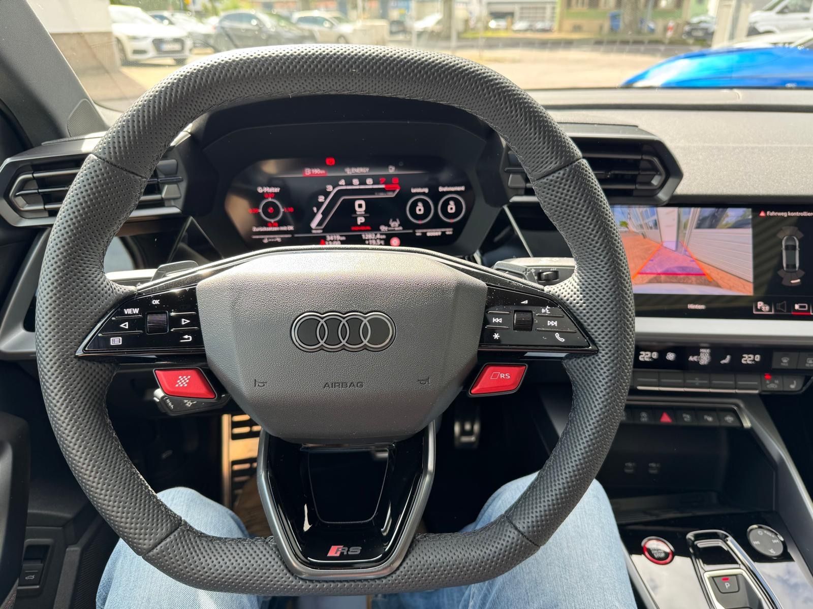 Fahrzeugabbildung Audi RS 3  limo Schalensitze Sport-AGA Pano 280km/h