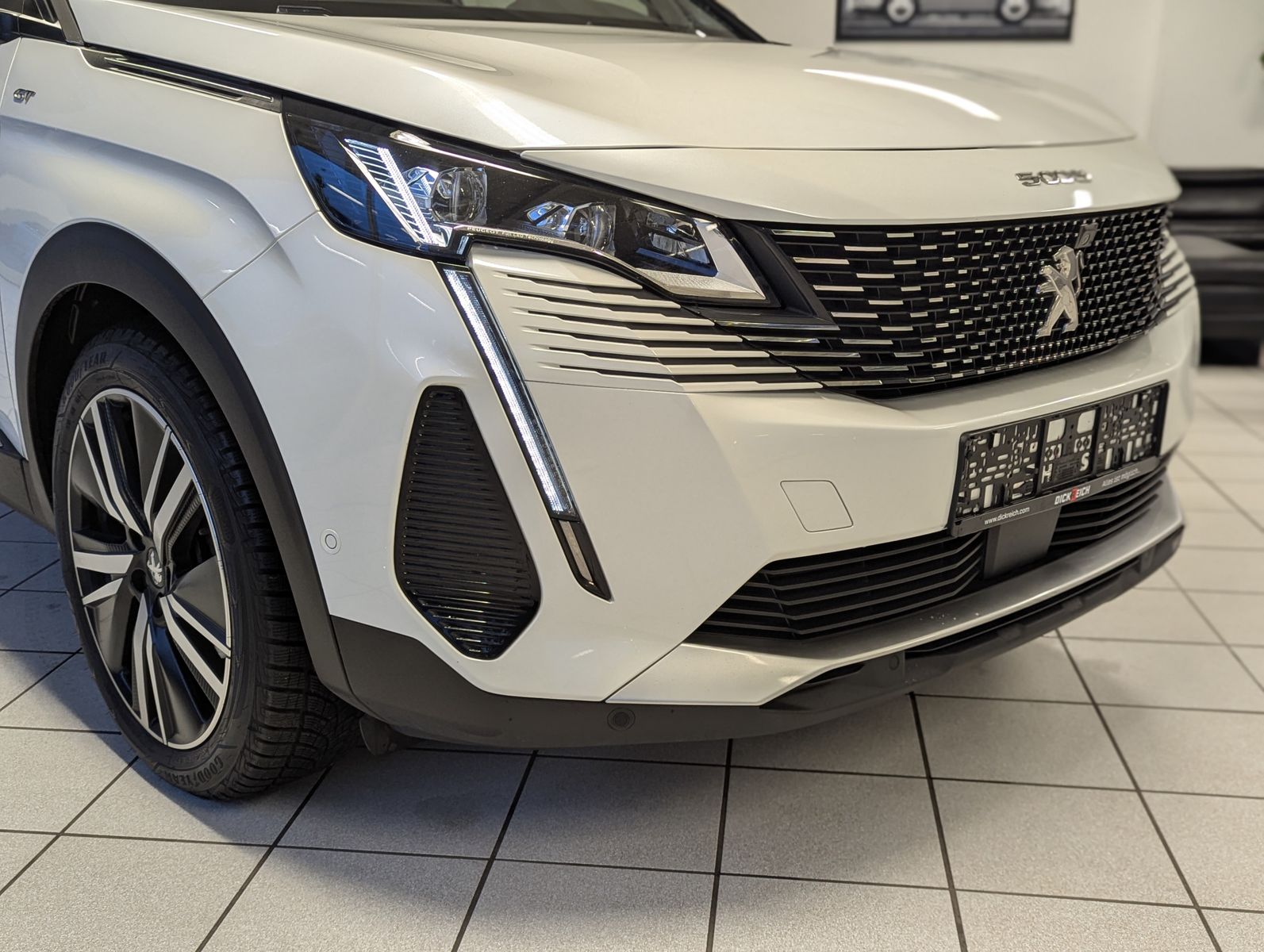 PEUGEOT 5008 GT Allure Pack Kamera LED Pano 7-Sitze AHK - Image 9