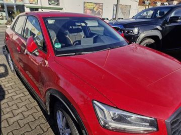 Bild 2 Audi Q2 1,5 TFSI 35 design 8-fach bereift AHK Navi