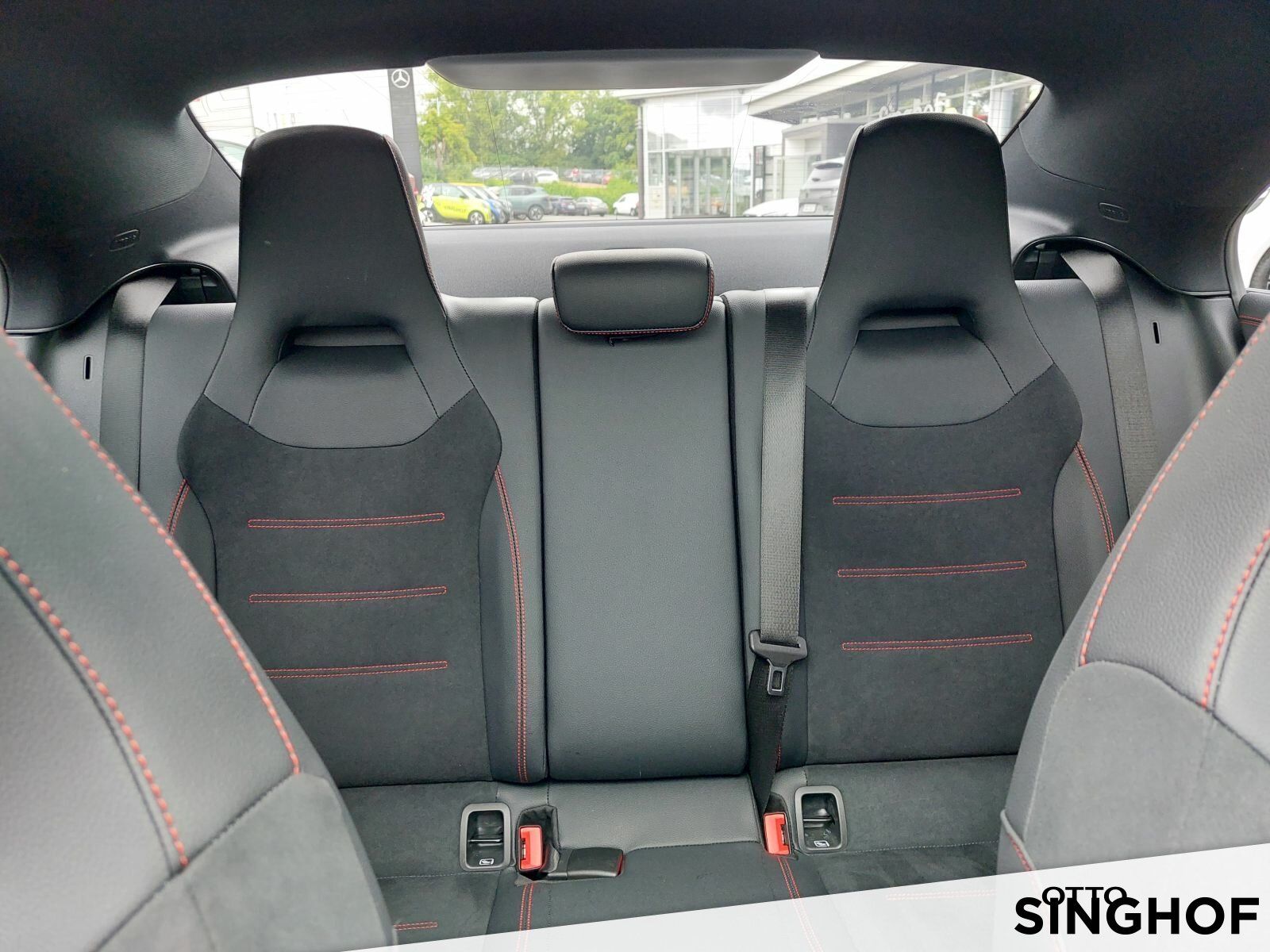 Fahrzeugabbildung Mercedes-Benz CLA 200 AMG Pano+Night+Rü Kam+TOTW+dyn.LED+Sound