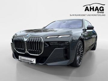 BMW Leasingangebot: BMW 740d xDrive M SPORT FondEnt,SkyL,StHz,DAPro
