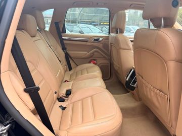 Porsche Cayenne - 9