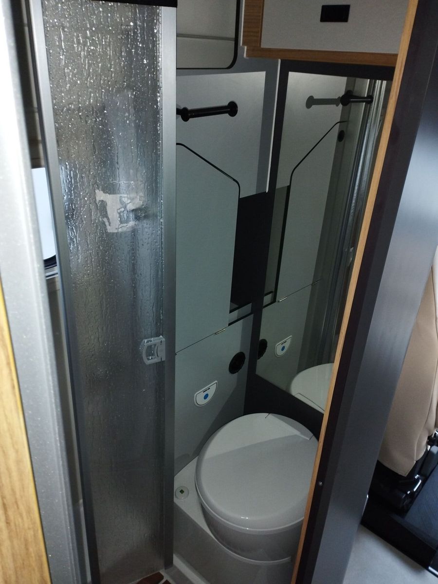 Fahrzeugabbildung Karmann Dexter 4x4 DE 570 AW Allrad 4x4, RFK, AHK