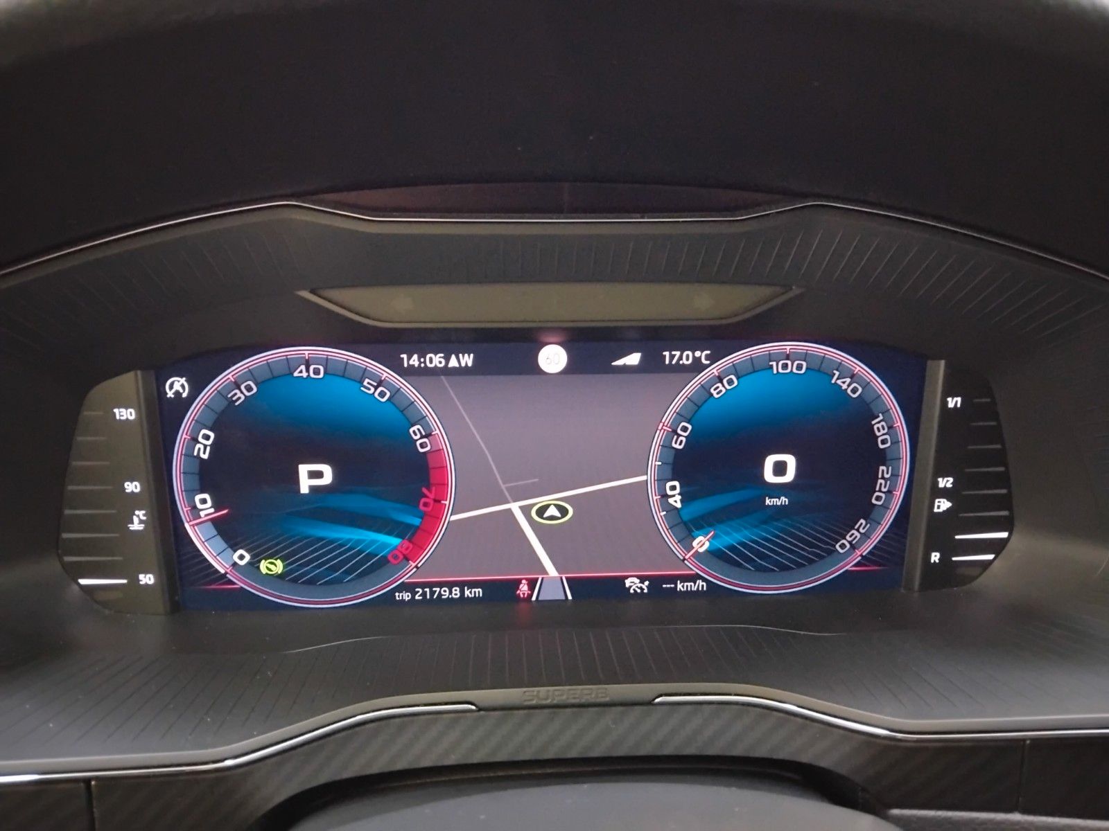 Skoda Superb (05/2023, Benzin)