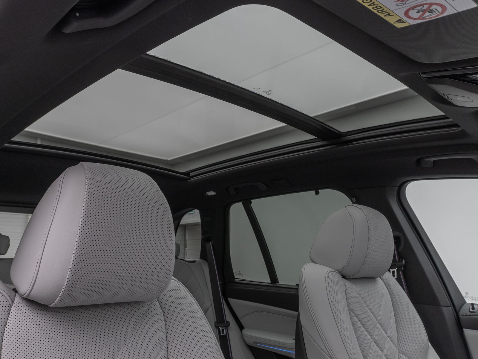 Fahrzeugabbildung BMW X5 xD50e M Sport Panorama 360°HUD DAB H/K SoftCL