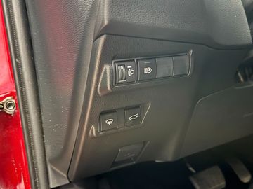 Toyota Corolla Cross AT*AHK*Navi*LED*8 fach bereift