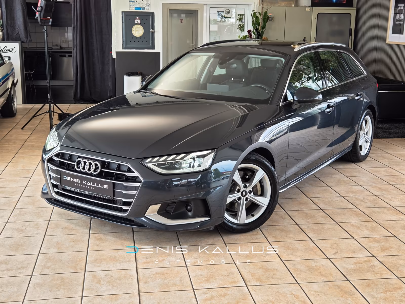 Audi A4 40 2.0 TDI Autom*Virt.*Cockpit*Serv.Neu*AHK