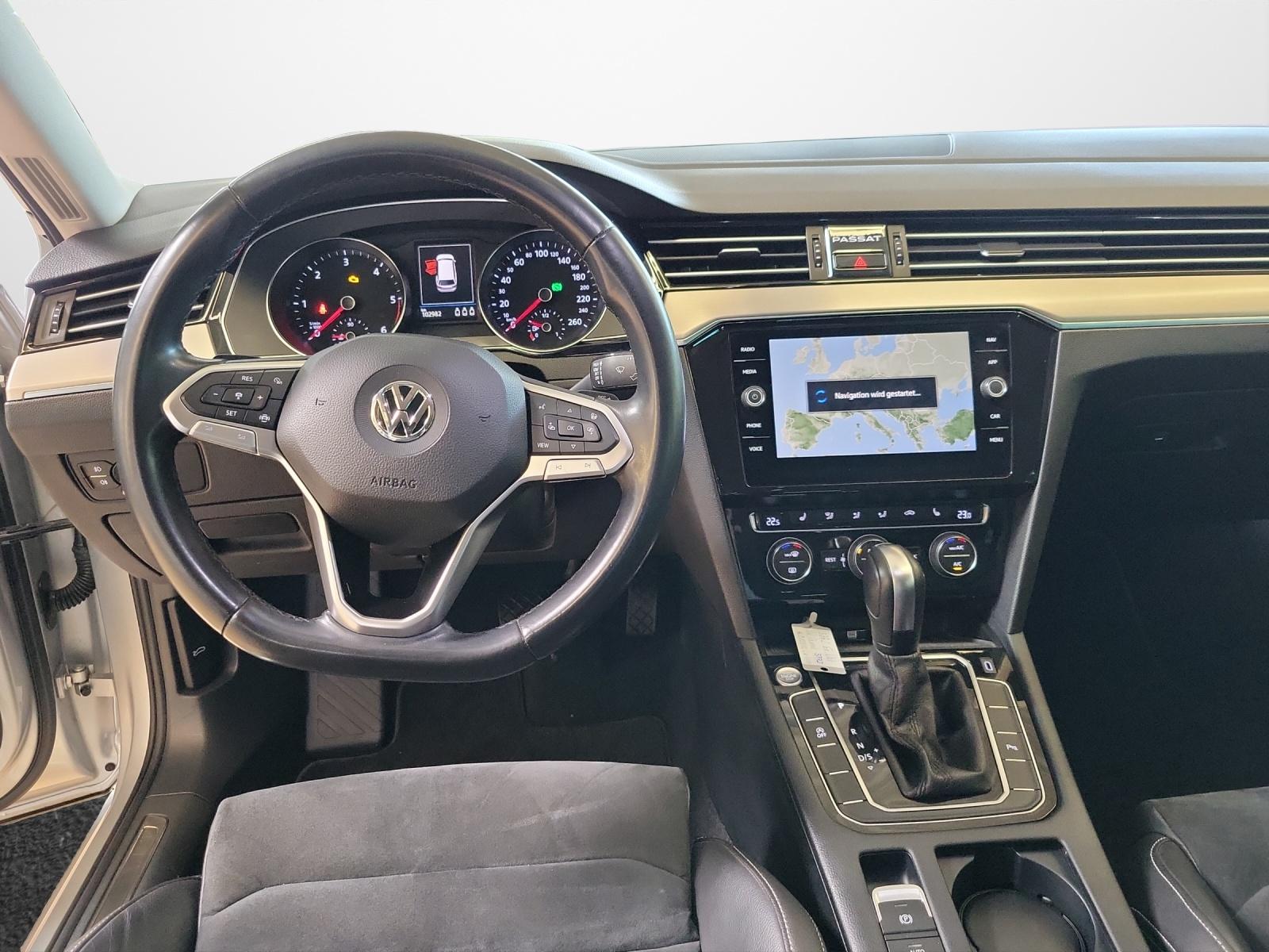 Volkswagen Passat Variant 2.0 TDI DSG Elegance LED-Matrix A