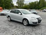 Volkswagen Jetta 1.6 V Trendline - Volkswagen Jetta: V6