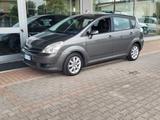 Toyota Corolla Verso 2.2 16V D-4D - Toyota Corolla Verso aus 2005 mit Diesel-Antrieb