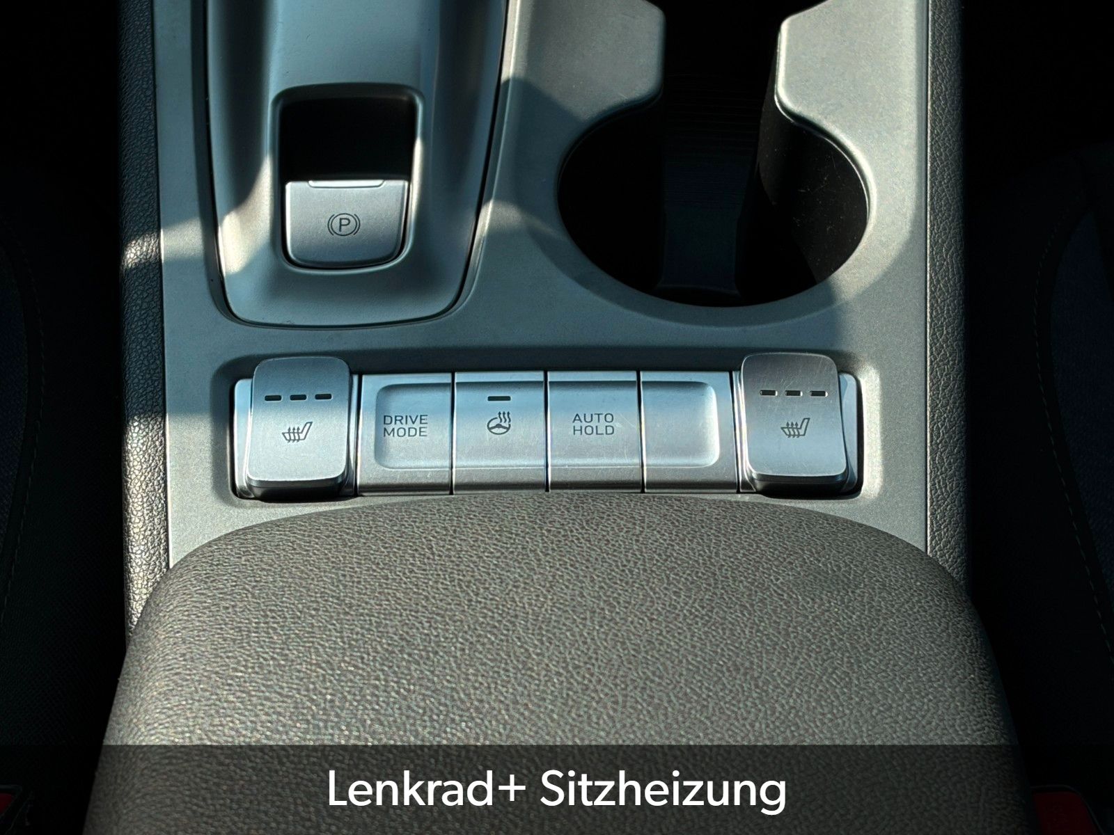 Fahrzeugabbildung Hyundai KONA E Select SHZ ACC PDC LKA Navi WiFi CarPlay
