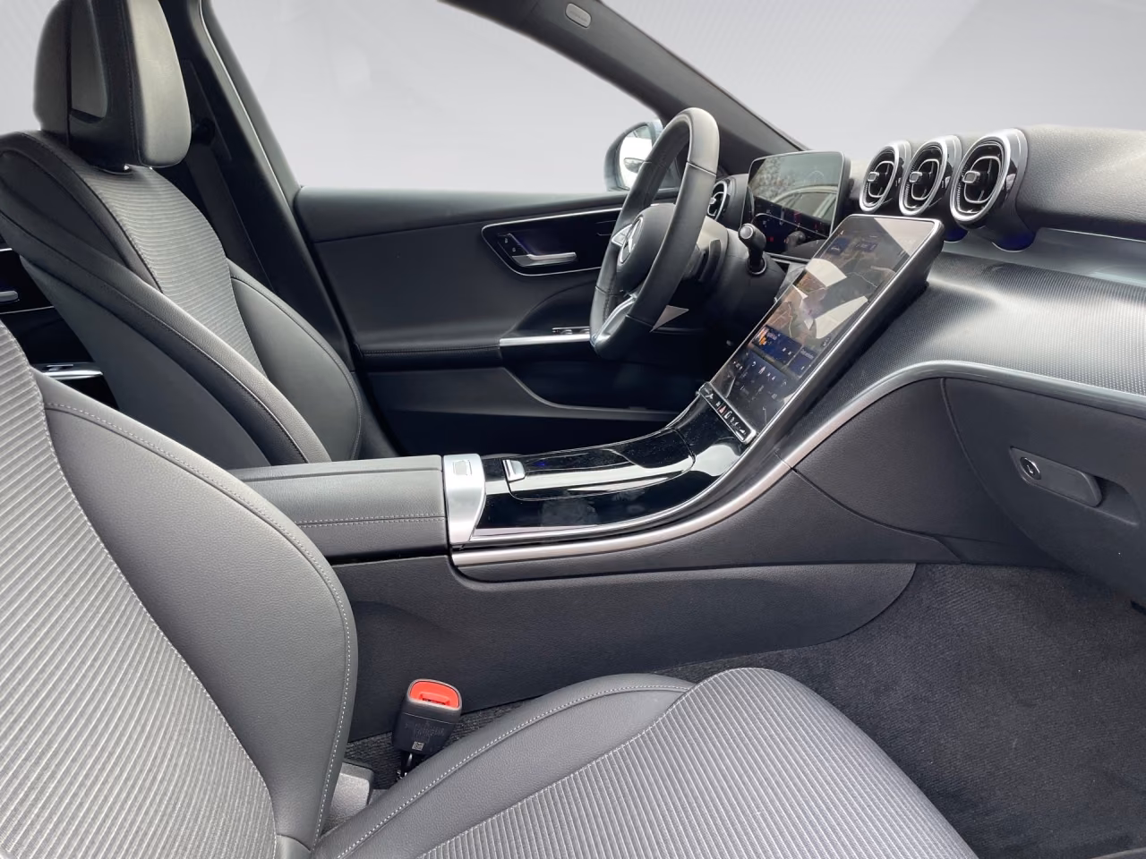 Mercedes-Benz C 180 AVANTGARDE+RÜCKFKAM+LENKRHZ+AMBIENTE+LED