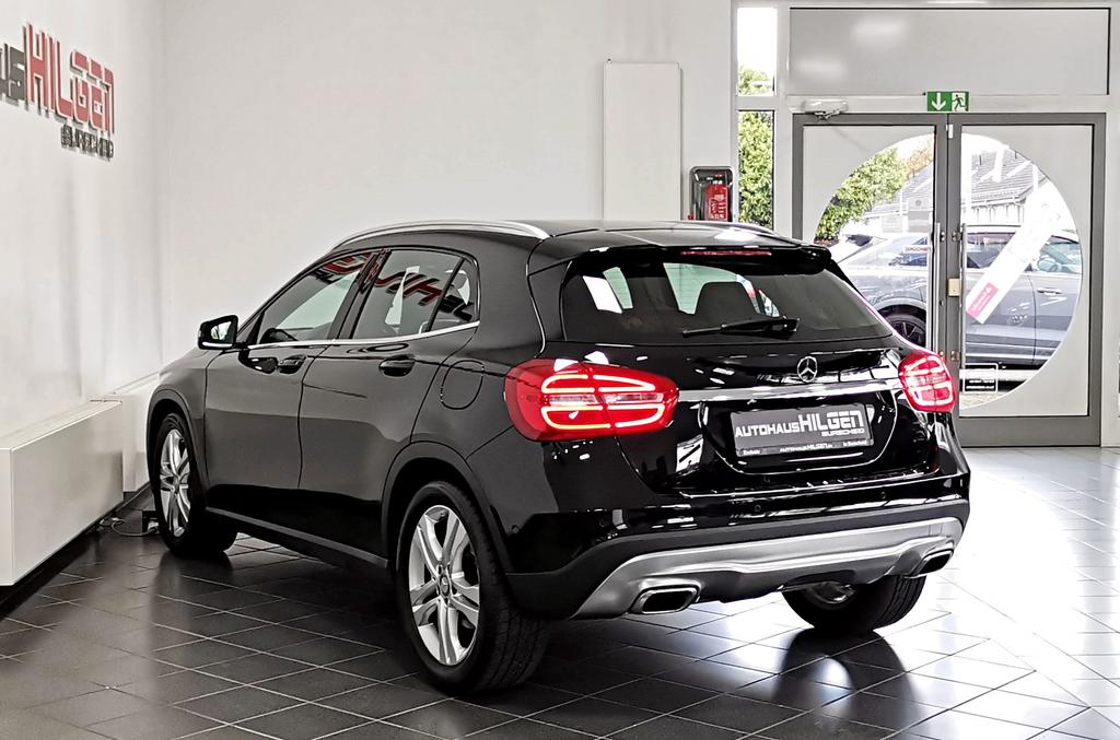 Mercedes-Benz GLA 200