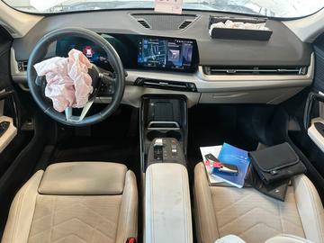 2023 BMW IX1 — миниатюра 14