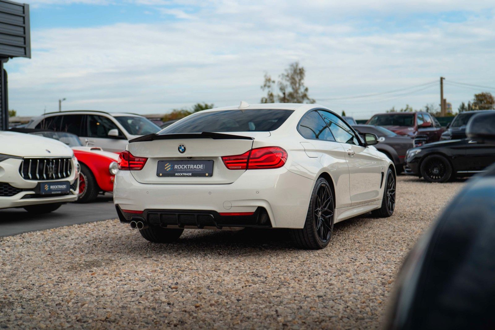 Fahrzeugabbildung BMW 420i M Sport Coupe Shadow Line Performance LCI