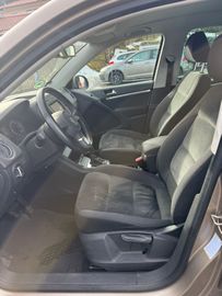 Volkswagen Tiguan - 9