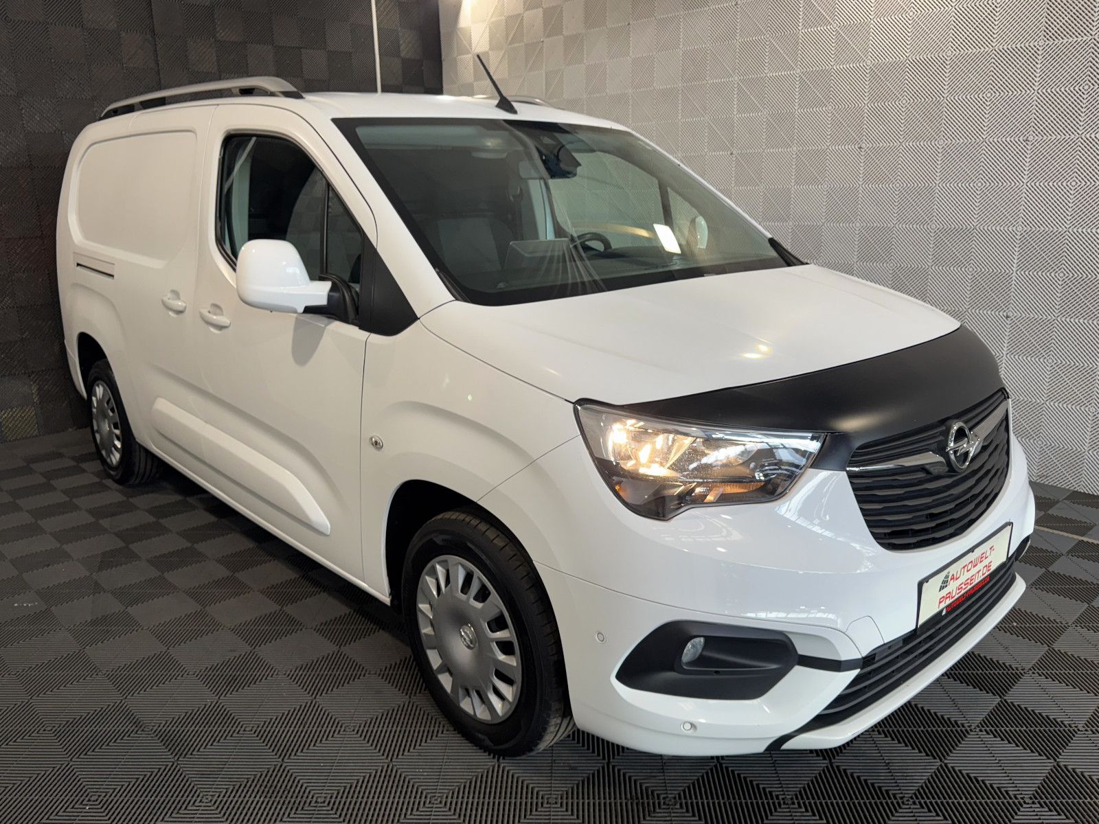 Gebrauchtwagen Opel Combo Combo E*Cargo Edt*R.KAM-NAVI-TEMP-SPUR-TOTW-MWST in Fulda