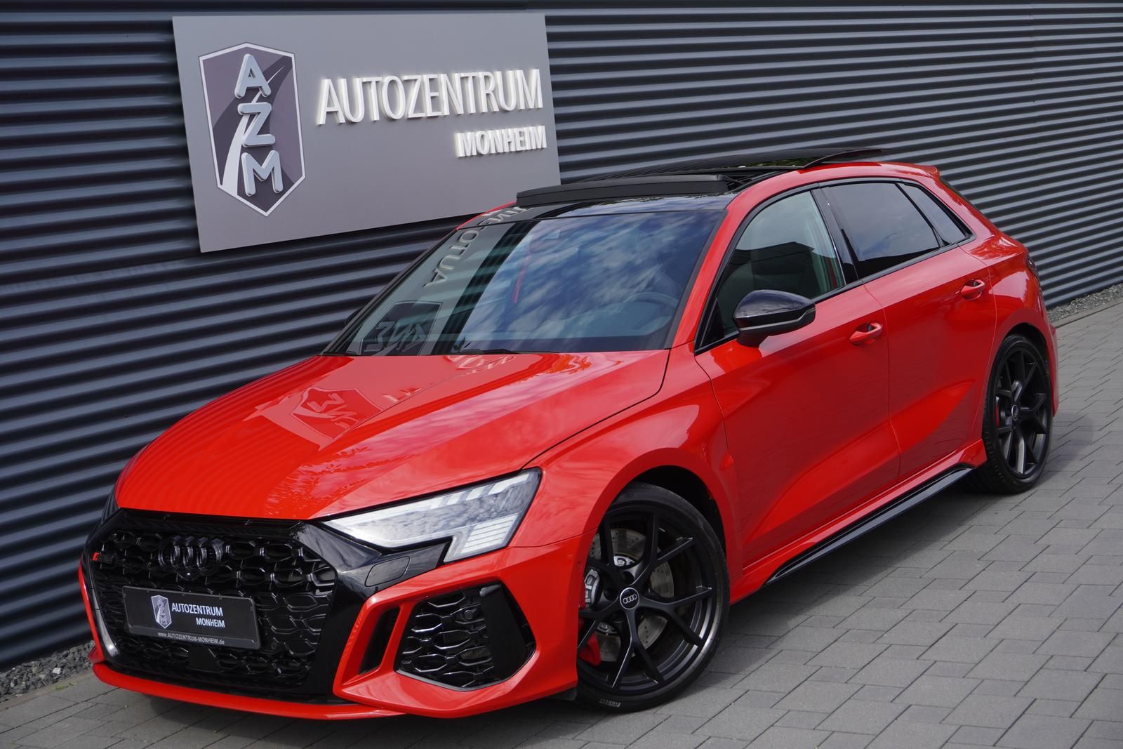 AUDI RS3 SPORTBACK|QUATTRO|RS-SITZE|PANORAMA|MATRIX|