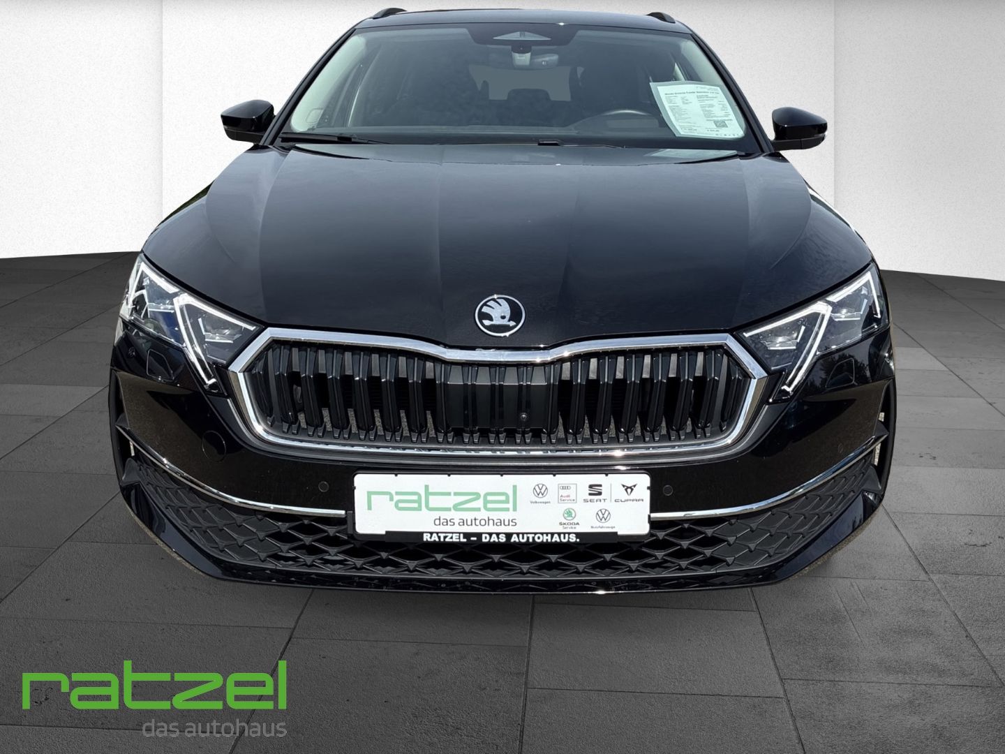 Fahrzeugabbildung SKODA Octavia Combi Selection 2.0 TDI HUD Navi ACC 360