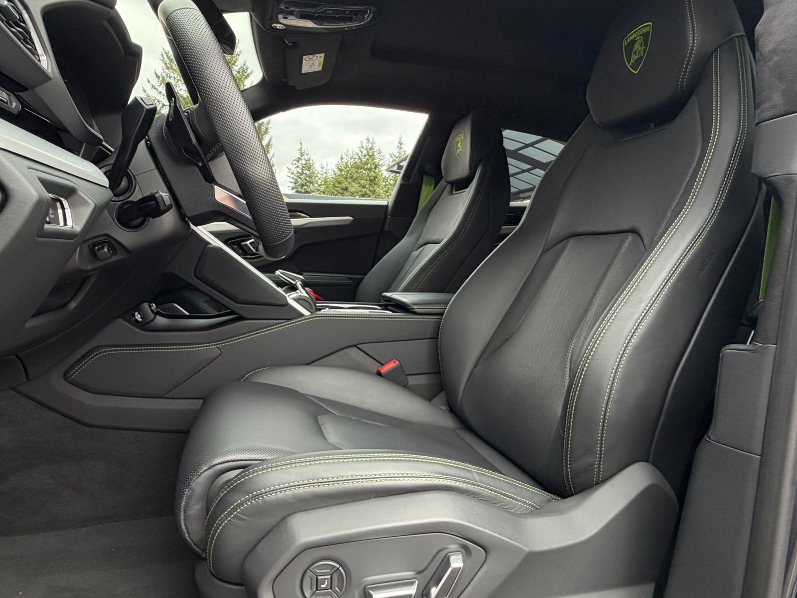 LAMBORGHINI Urus Urus 4.0 V8 Autom. MwSt/23-Zoll/B&amp;O/360°/PANO – Ansicht 26