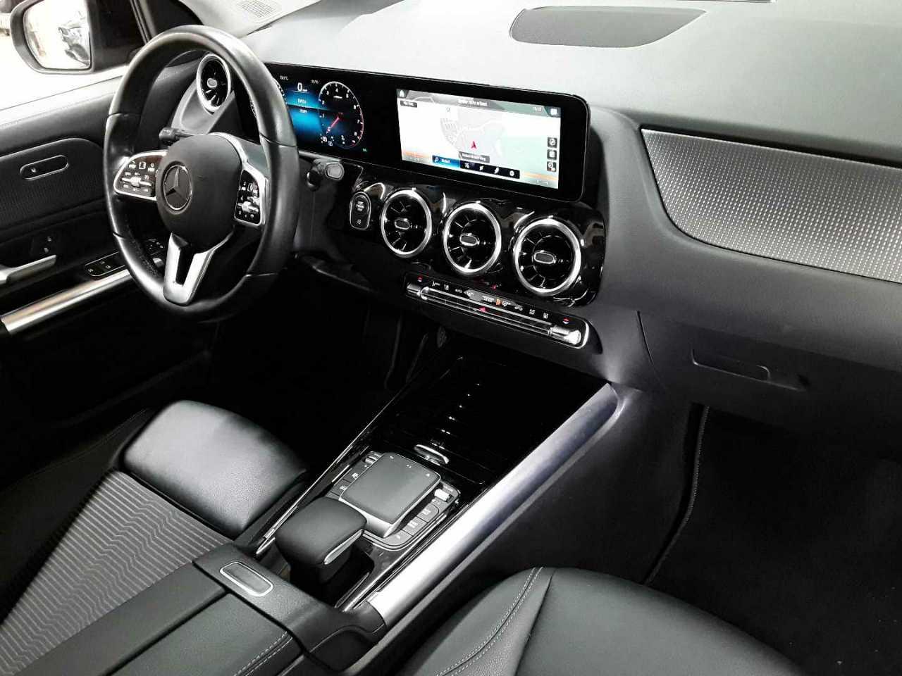 Mercedes-Benz GLA 250-Progressive BusiP PANO KAM StHz
