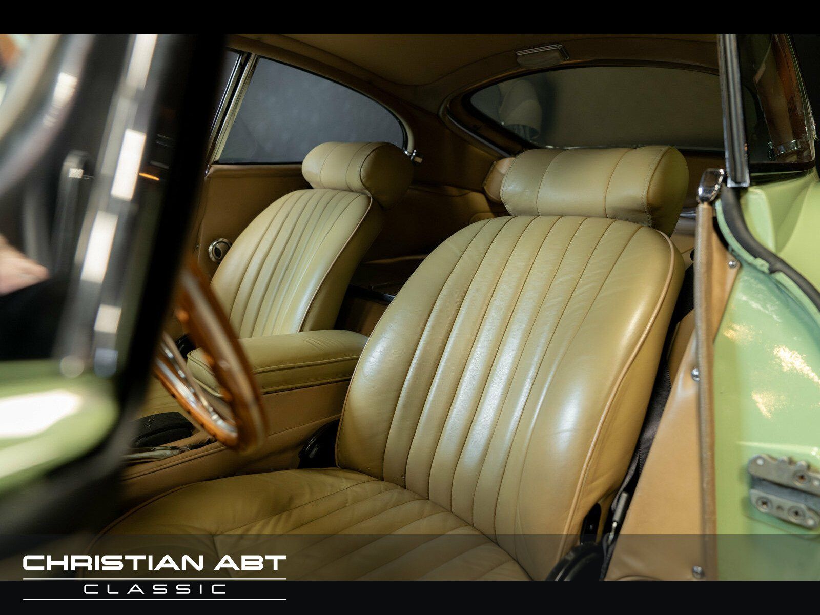 Fahrzeugabbildung Jaguar E-Type 4.2 Serie2 - Wertgutachten Note 1