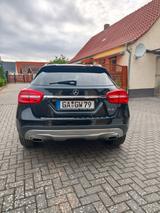 Mercedes-Benz GLA 200 Urban Urban DISTRONIC ILS  TÜV neu - Mercedes-Benz GLA-Klasse von privat