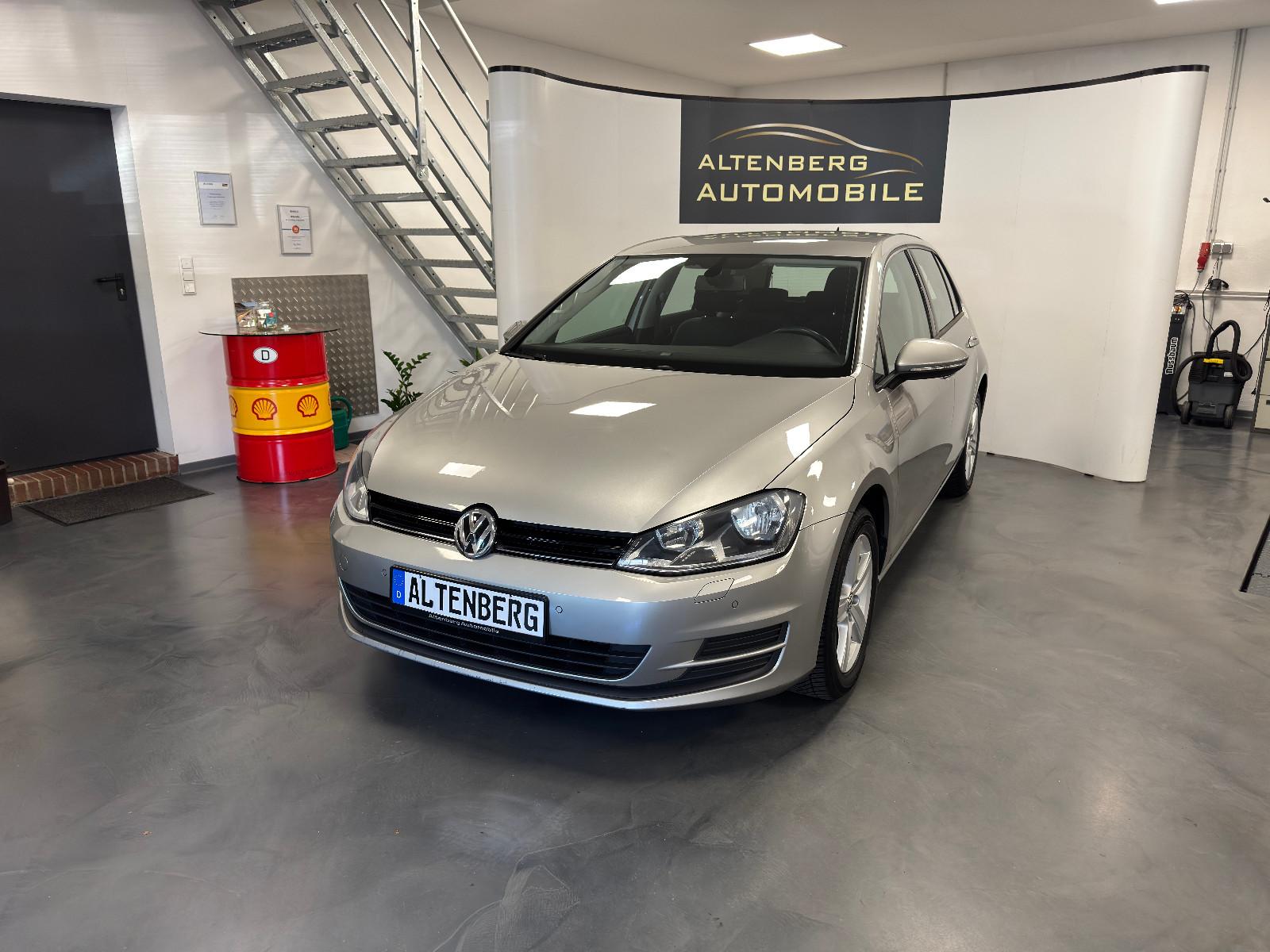 Volkswagen Golf Comfortline Navi PDC Klima Sitzhzg. AHK