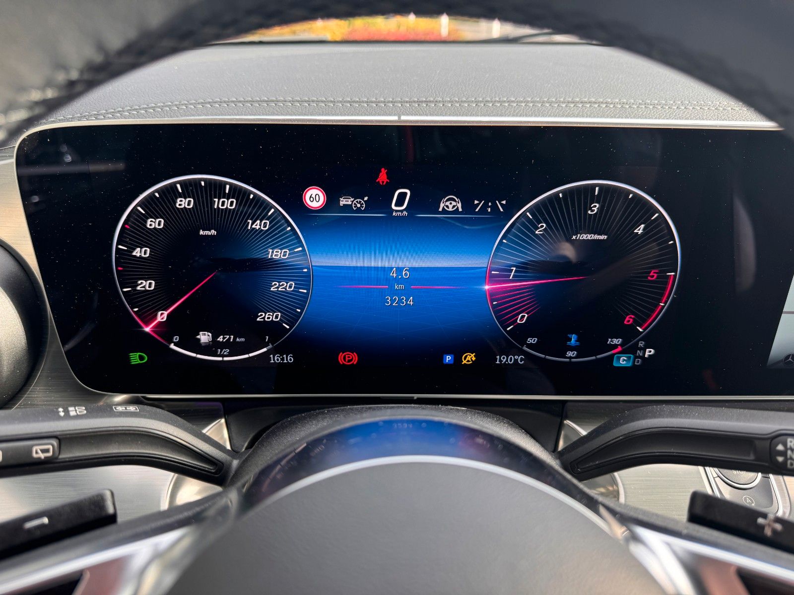 Fahrzeugabbildung Mercedes-Benz V 300 d EXCLUSIVE AIRMATIC AHK2,5 Standheiz