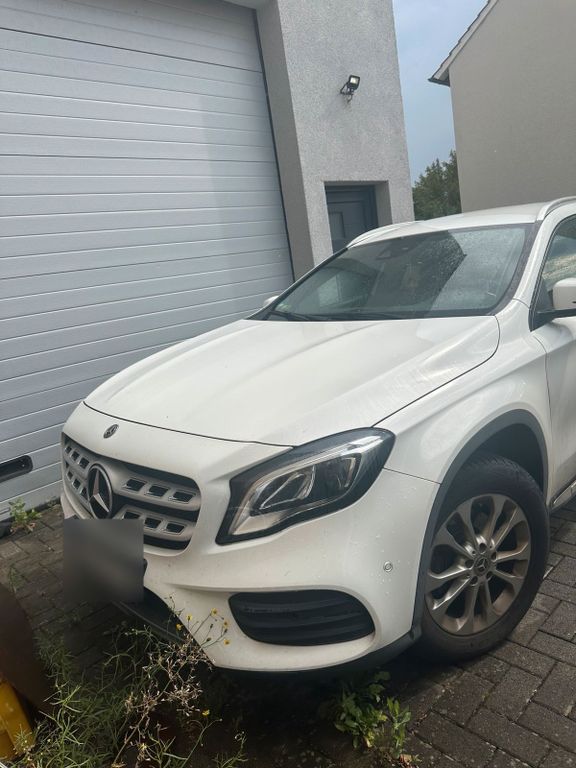 Image of Mercedes-Benz GLA 220