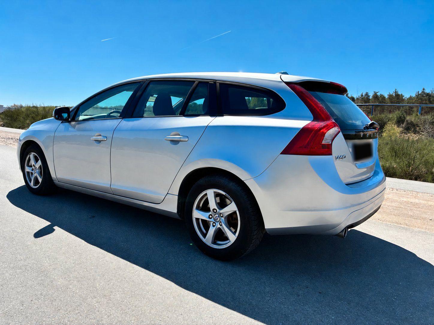 Volvo V60 2015 — photo 6