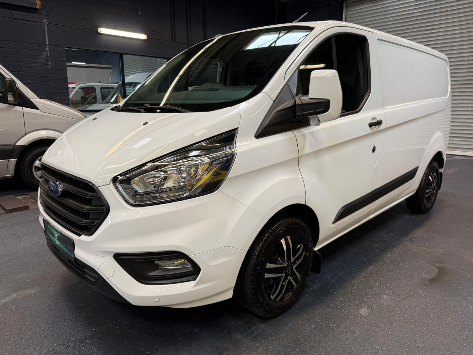 Ford Transit Custom L1 Kasten AC Würth Regale AHK 2,5