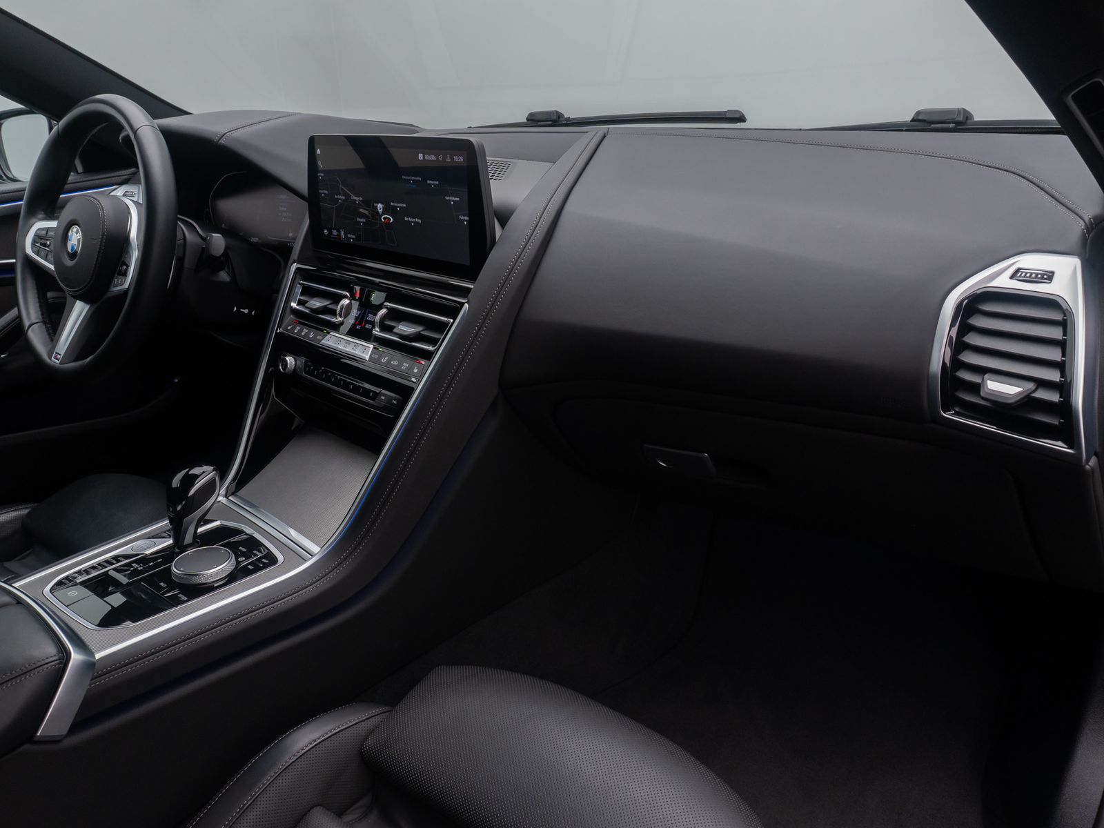 Fahrzeugabbildung BMW 840i Gran Coupé M Sport DAB SoftClose DisplayKey